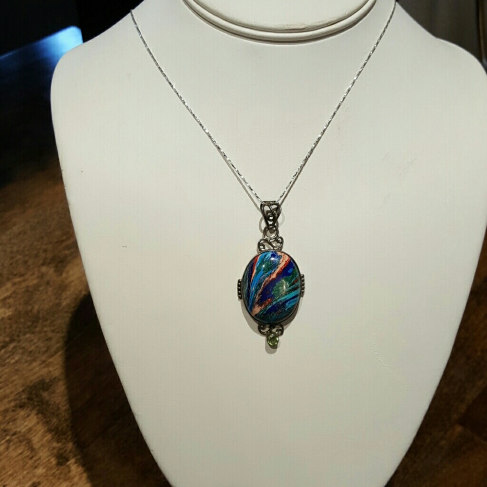 Tie-dye gemstone pendant